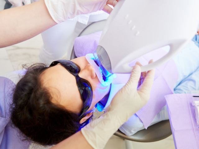 How Does LED Light Help with Teeth Whitening Procedure